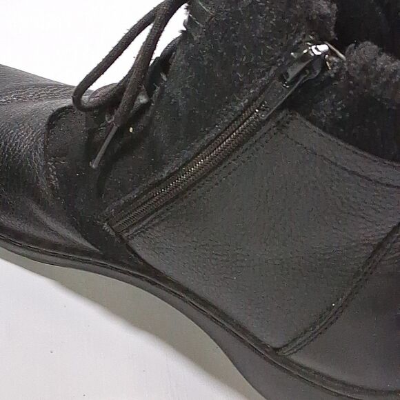 CLARKS COLLECTION Soft Cushion  Ankle Boots Sz 7.5M Black Leather Faux Fur - Picture 5 of 9